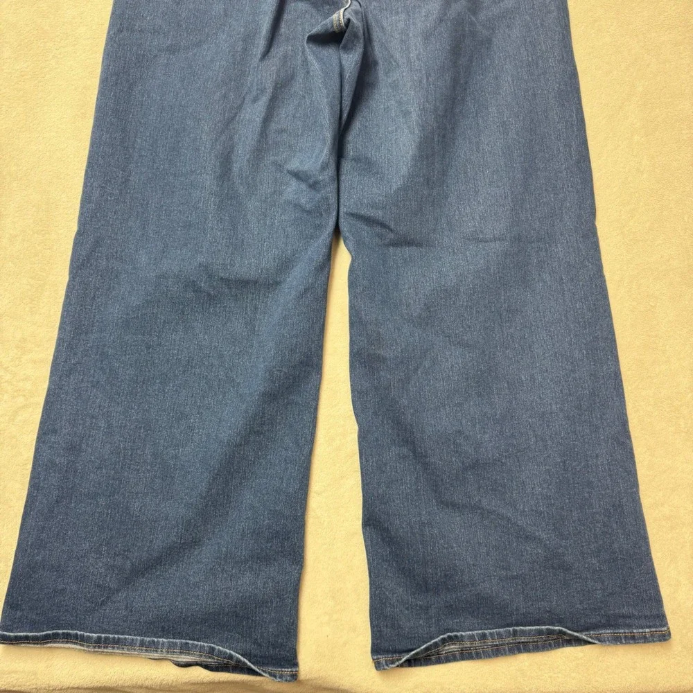 Levis 318 Shaping Wide Leg Jeans Womens 18W Medium Wash Denim Stretch 00337-0000
